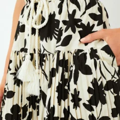 Exclusive Ivory Floral Midi Skirt -Deals Raimenti Store W1VVgphnOAYwN0Q4xVr2GMBhYZk8HDie 1 scaled