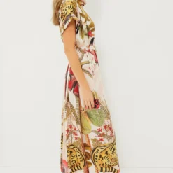 Eden Cream Valeria Kaftan -Deals Raimenti Store Z3WTcbO3FbhbDZk1OUpD2AxlOUhs9kET 1 scaled