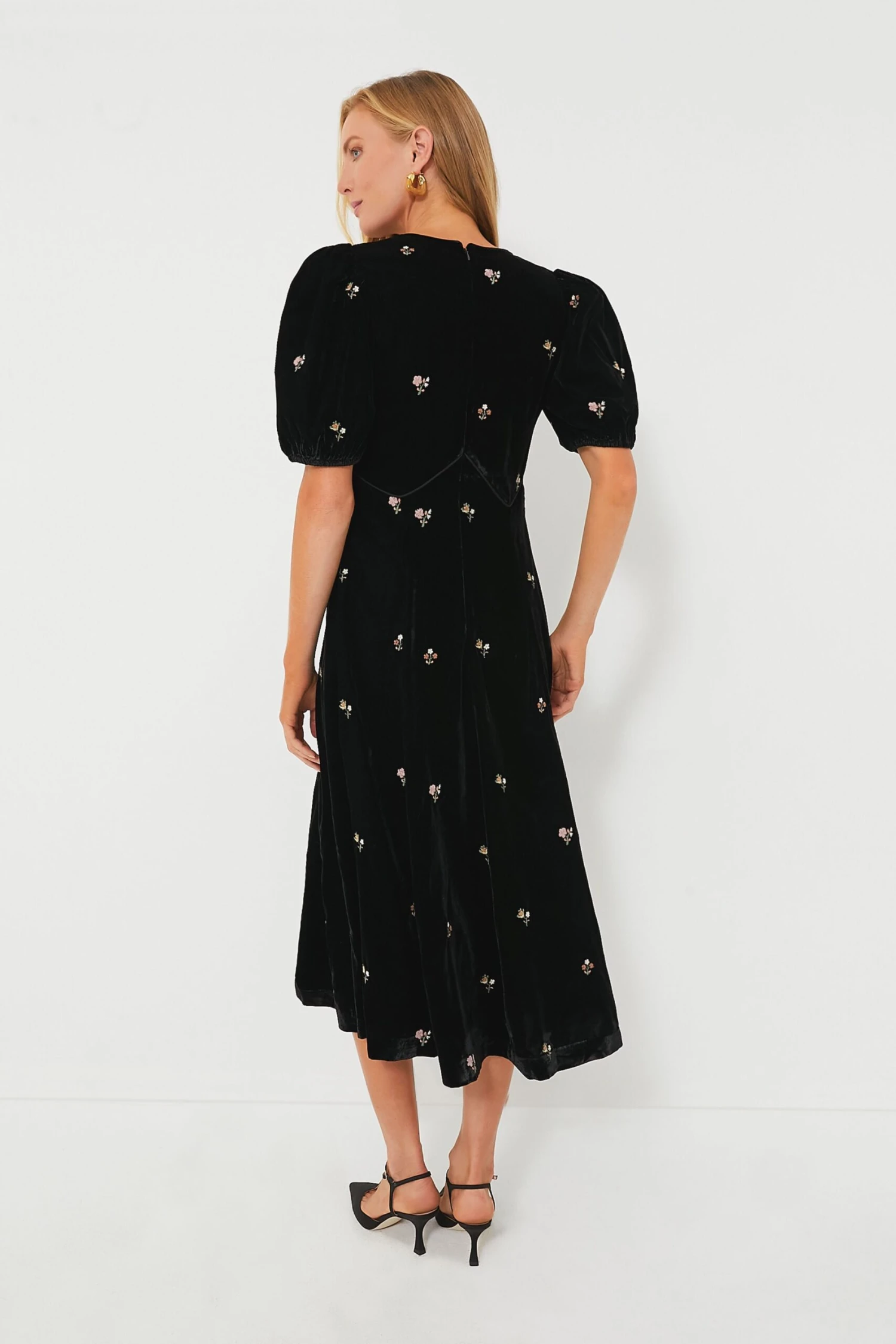 Black Rubina Embroidery Puff Sleeve Midi Dress 6 Black Rubina Embroidery Puff Sleeve Midi Dress - Image 4