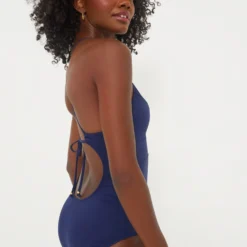 Vineyard Vines Nautical Navy Sconset One Piece -Deals Raimenti Store dq4WLSy88LVp97lyM1WPuOIuuV1V9XmY 1 scaled