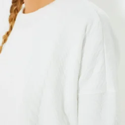 White Cable Ally Swing Sweatshirt -Deals Raimenti Store hTWulTIWhSuv1J6OJDEWT04bveffoo3i 1 scaled